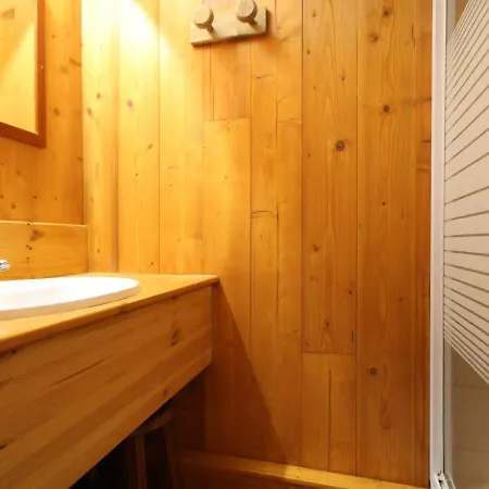 Renove Au Centre, Balcon Sud-ouest, Wifi Gratuit, Proche Pistes Et Commerces - Fr-1-346-319 *